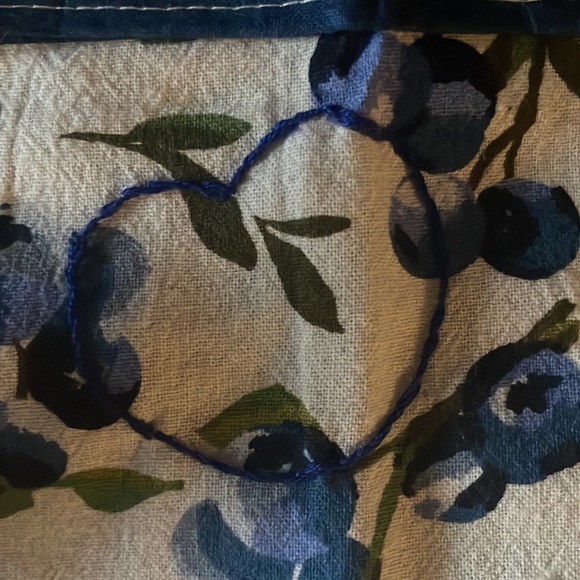 Handmade Blueberry Apron 🫐 - Picture 9 of 11